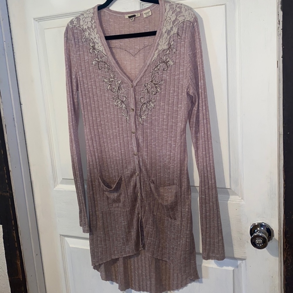 Miss me ombré cardigan medium light pink with lace detail on neckline